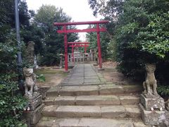 次に見つけたのは城山稲荷神社。
松江護国神社のすぐ近くでした。
怪談で有名な小泉八雲のお気に入りスポットらしいです。
確かにちょっと怖い笑
