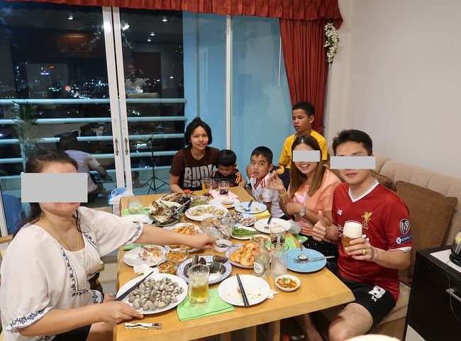 賑やかに、楽しくワイワイ.ガヤガヤで長時間飲み食いしました。