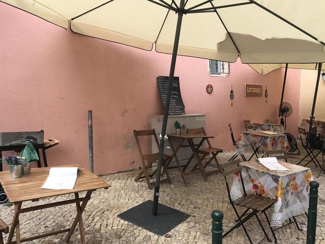 リゾート感満載のカフェを見つけました。