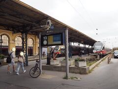 ブダペスト東駅へ到着！

おっ！なんか古そう。