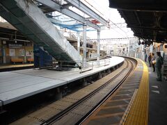 小田急線の代々木八幡駅で下車。小田急線は複々線工事が完了し、工事は全て終わったと思っていましたが、代々木八幡駅は現在も工事中。ホームを真ん中にするんですね。