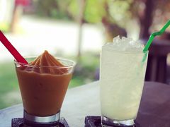 またまた休憩。
生マンゴースムージーとシークワーサースカッシュを注文。
生マンゴースムージーはすごく濃厚！
シークワーサースカッシュはさっぱりしていて美味しかったです。