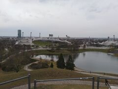 昼食を済ませた後，すぐそばのオリンピック公園へ．