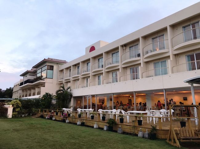 ガーデンから見た本館です。<br /><br />ちょっと突き出ているのは大浴場（露天風呂付き）、１階の明かりがついているところが朝食会場です。<br /><br />私たちの部屋は大浴場の少し奥。<br />お風呂が近かったのでとても便利でした。