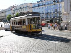 まずはトラムがたくさん走るカモンイス広場へ来てみました。
バイシャシアード駅から西側のエリア。