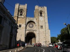 トラムでやって来たのはカテドラル。
リスボン大聖堂です。
おー(゜o゜)かなり大きくて立派な教会♪
