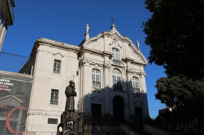 もう18時近く。<br />最後にカテドラル前にあるサントアントニオ教会へ。