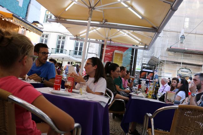 結構繁盛してるお店でした。<br />ポルトガルの料理は日本人の口に合うと思う。<br />魚介類が多いしね♪