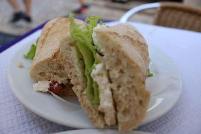 チーズサンド♪<br />なんか女子みたいな夕飯(-_-;)<br />中身がっちがちのおじさんです。