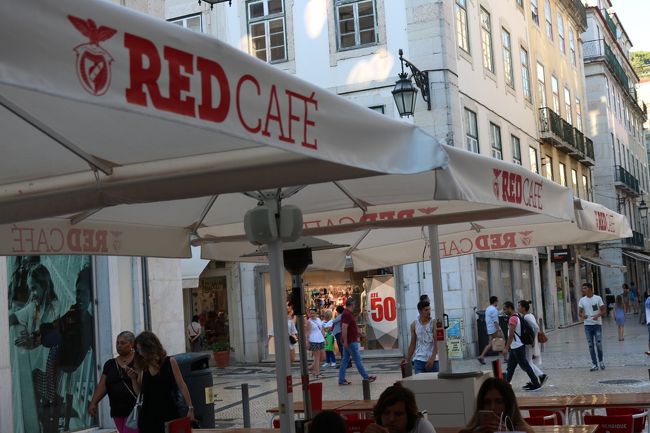 ここで酒でも飲みながら、ベンフィカ戦でも観れたら最高だな♪<br />でも今は７月(TдT)、シーズンオフ。