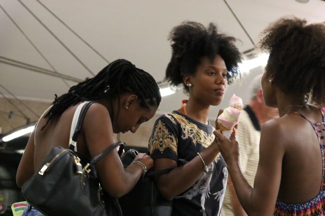 大航海時代にはたくさんの海外領土を獲得し、今も多くの移民や移民２世や３世が暮らすポルトガル。<br />褐色の肌の可愛い女性達も、ルーツは南米ブラジルか、アフリカのモザンビークやアンゴラかもね。