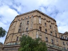 Palazzo dei Normanni(ノルマン王宮)

続いて、この街の目玉観光地です。