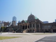 朝の築地本願寺。