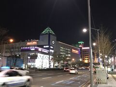 ホームプラス伽耶店
今回、夕方出発で時間がないので。荷物おいてすぐ出発＝ロッテ前からバス乗って１５分くらい。
意外に近かった。