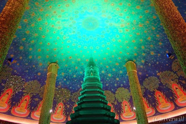 水彩画 タイ お寺 何これCG?極彩色のバンコク寺院「ワット・パクナム」Wat Paknam