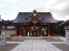 せっかくなので美瑛神社にも立ち寄ってみることに。
もう１７時過ぎだったので人もまばら。