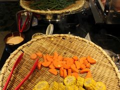ということで
最後の朝ご飯に行きましょう。

「ベルデマール」の今回のヒットは
沖縄野菜の蒸し物。
特ににんじんの甘味にヤラれました。