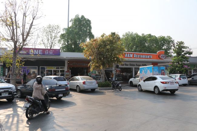 前回と同じ休憩所 出発約1時間での休憩所<br />前回はつまみを購入<br />ビールを飲むが 今回は<br />ミネラルウォーター 