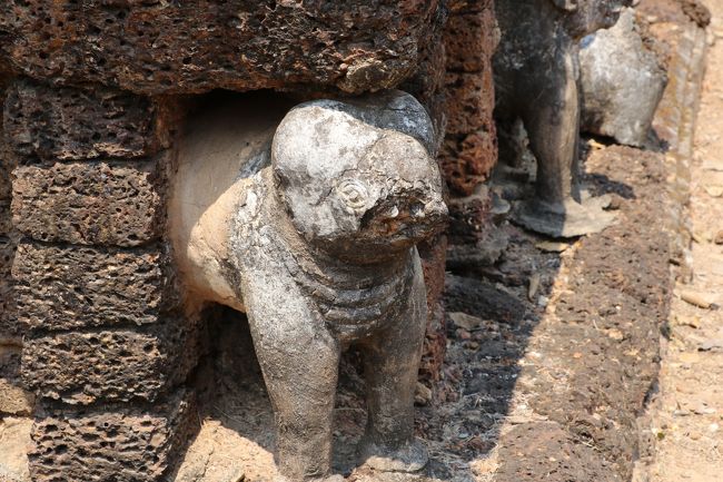 鼻の部分  無い