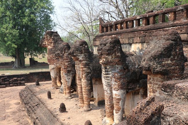 象というより  狛犬風