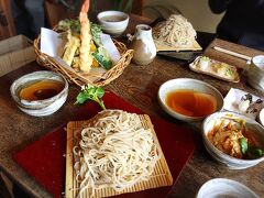 しかし！ふき味噌を蕎麦に直接絡めたり、そばつゆに味噌を混ぜて食べると驚きの絶品！　蕎麦のボリュームも文句なし！　蕎麦の質もかなり高く。。蕎麦日本一認定！戸隠・そばの実さんから奪取！（主観ですよ笑）　安曇野の蕎麦のイメージが変わりました。　蕎麦湯は、かつて中尊寺そばにあった地水庵のそれと同じか上！きたー