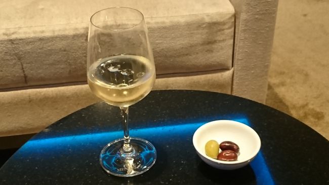 バンコク国際空港（スワンナプーム）<br />オマーン航空のラウンジ、噂通り最高のもてなしでした。