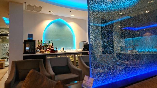 バンコク国際空港（スワンナプーム）<br />オマーン航空のラウンジ、噂通り最高のもてなしでした。