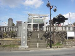 更に来たのは浅間神社
人工的に高台にして山に例えているそうです｡富士山信仰に基づく木花開耶姫を祭神としています｡