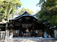 まずは岡崎神社へ。
ここは、うさぎだらけのパワースポットと言われるようで、うさぎを探してみました。良縁や子授けなどの御利益があるようです。