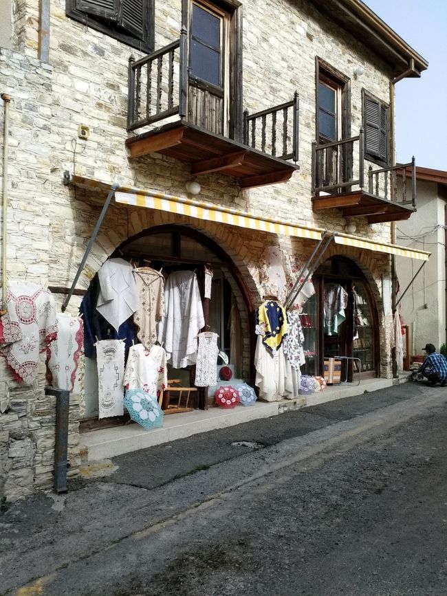 レフカラ村へ。<br />レオナルドダヴィンチも<br />訪れたようで、<br />最期の晩餐の絵のレースのテーブルクロスが、<br />ここのものがモデルなんだとか。<br />