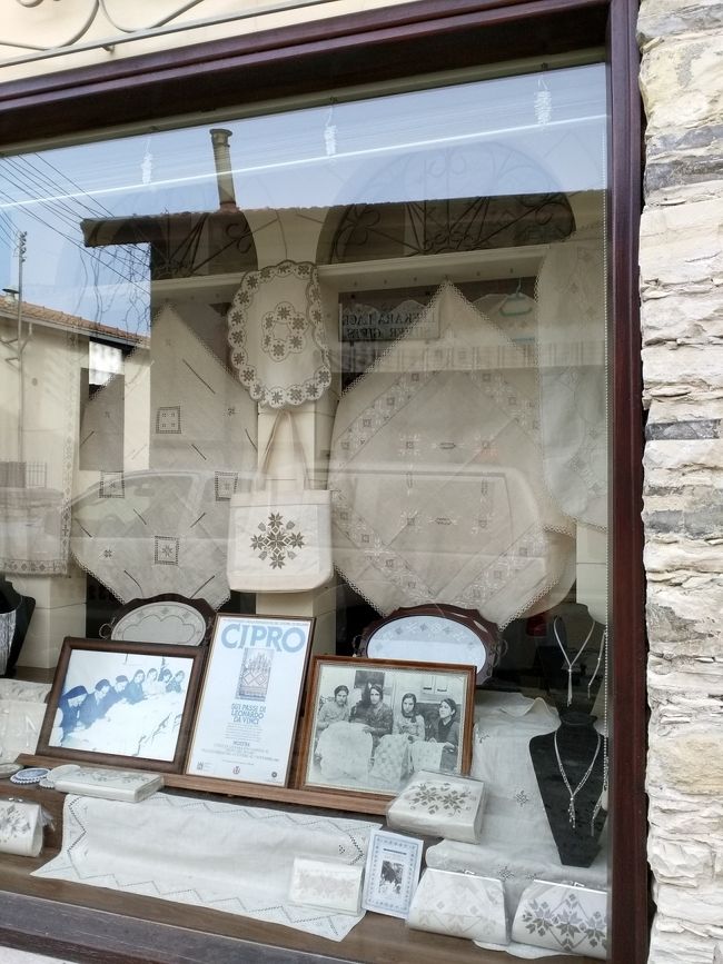 ここでツアーの皆様が<br />お買い物。<br />私は友人への贈り物を。