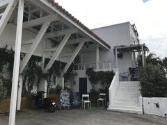 遅めのランチはこの店で。