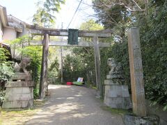大豊神社の鳥居　　この鳥居は哲学の道の西側ですので、少し坂を降りた所にあります。
