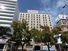 宿泊した「高松東急ＲＥＩホテル」

空港からのリムジンバスが、このホテルの前の兵庫町バス停に停車します。
このホテル、旅作で１０００円の買い物券がついていました。