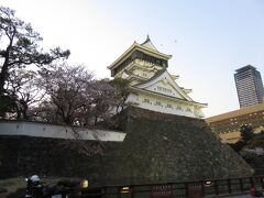天ぷらを食べた後、久しぶりに小倉城まで来た。ここも花見で利用したことのある場所。