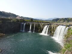 原尻の滝♪
水量が少ない感じがしましたが、改めて写真を見返してみると前回も大差ありませんでした。

2016年12月に原尻の滝と別府温泉を訪れた際の旅行記
https://4travel.jp/travelogue/11195258