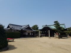 歩いて「下津井祇園神社」へ。
眺望の良い神社。
階段を上ってきた甲斐があったな。