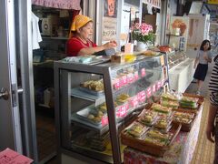 古宇利島観光して
昨日 行けなかった　道の駅許田やんばる物産センターへ
どうしても　もずくの天ぷらが食べたかった