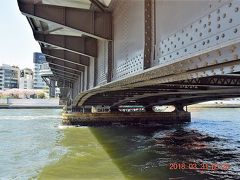 1932年竣工、164.5mあります。