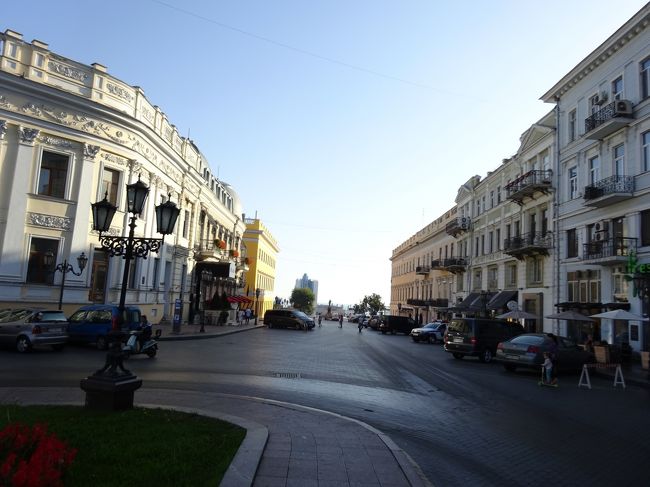 ここから西の方向、海の方へ歩きます。