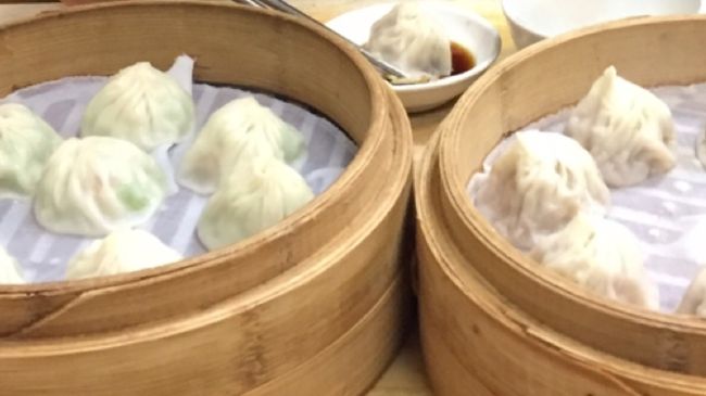 前に食べた豚足で胃痛を起こしてしまいます。まさかの食べる寸前にギブアップ、、彼がほとんどを食べてくれました苦笑