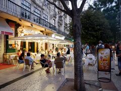 大聖堂を見た後は何箇所かで楽しくお買いもの☆満足じゃー。
そして、ポルトガル最後の晩餐へ。来たのはアパートメントからすぐ、ロシオ広場に面してるこちらのカフェ。

◆Cafe Nicola