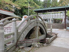 一旦お祭りを離れて、犬山城へ向かいます。
今日のお祭りは、この針綱神社のお祭り
みたいです。