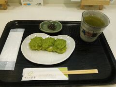 少し並びましたが席について頂くことが出来ました。