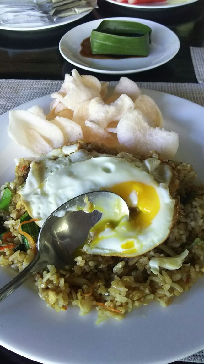 私のナシゴレンは息子のお粥と強制的に交換されました。<br />お粥も美味しかったよ。