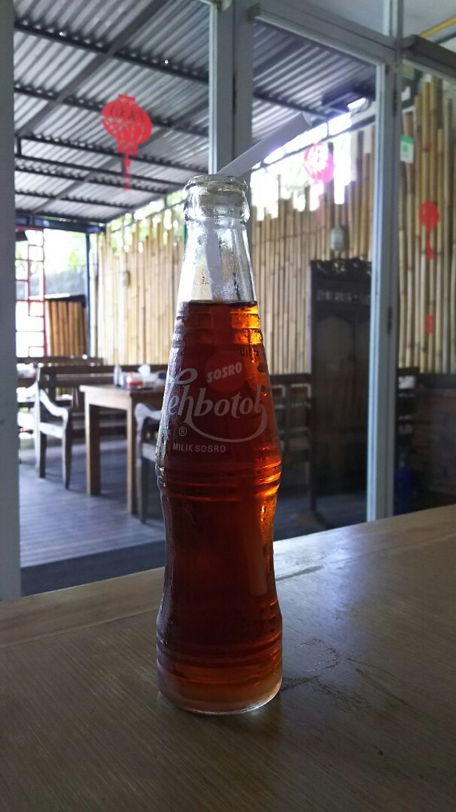 俗世にただいま。<br /><br />お腹が空いたのでミー８８でお昼ご飯です。<br />息子とバアバは大好きなテボトルとミーアヤム。