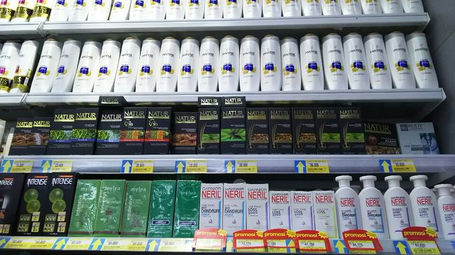 ナチュールも。<br /><br />最近髪が細くなった気がするので。。。<br />これでせっせと頭皮マッサージします<br /><br />それから