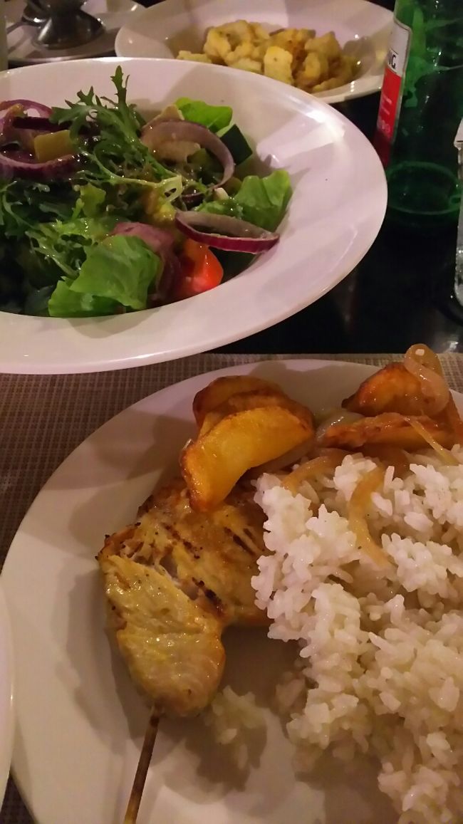 サーブしてくれました。<br /><br />はあ～幸せ。ビンタンが進みます。