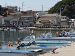 先月の島旅に続き、今回もこういう漁村の風景にたまらなく癒される。