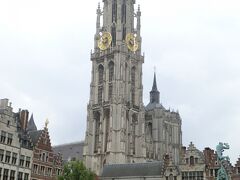 5月13日（火）午前市内観光します。写真はノートルダム大聖堂。